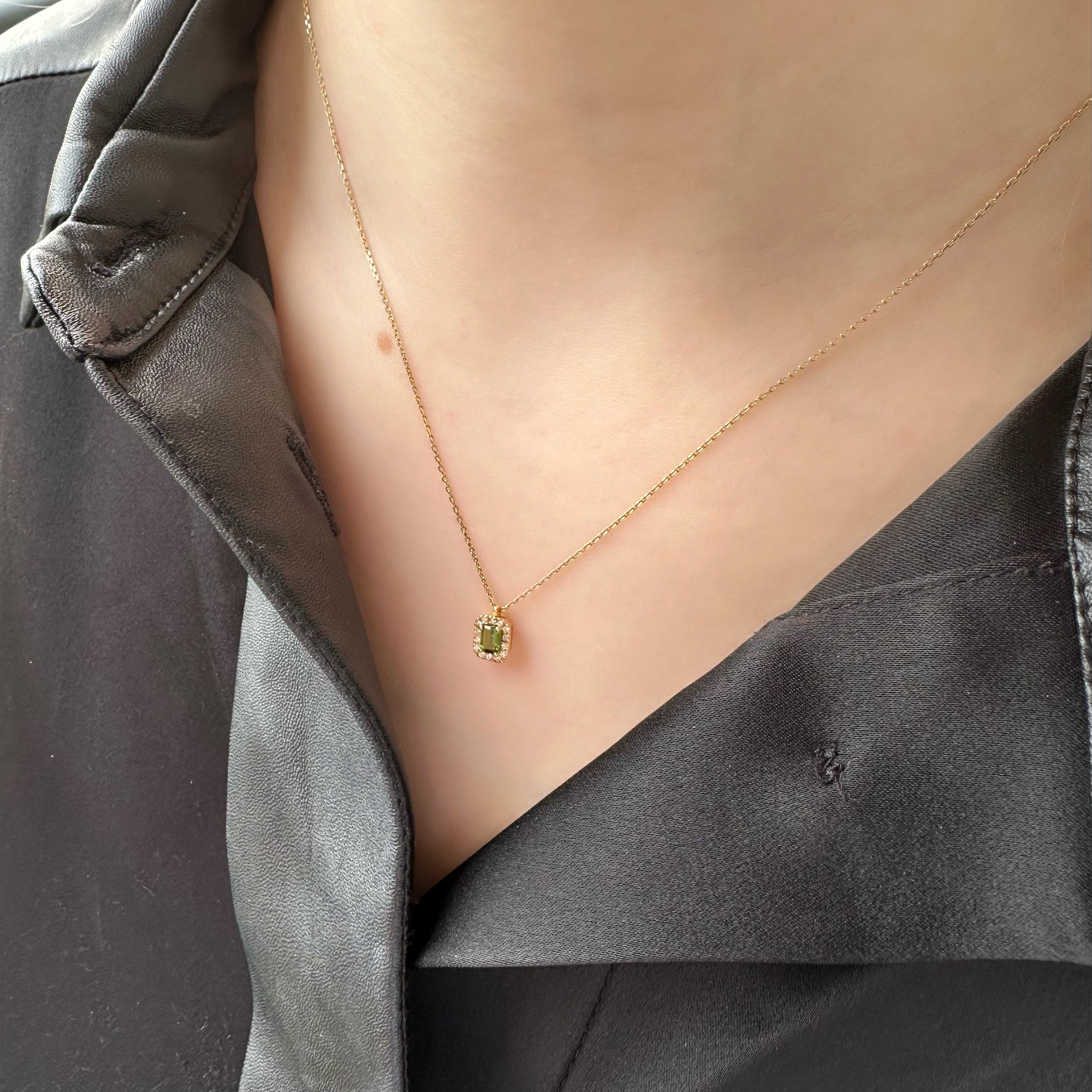 Verdant Edge Halo Pendant