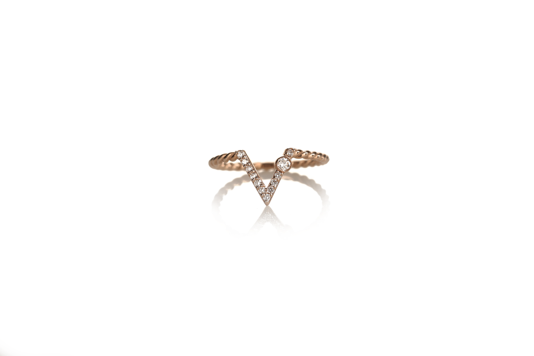Every Day V First Size Pavé Ring