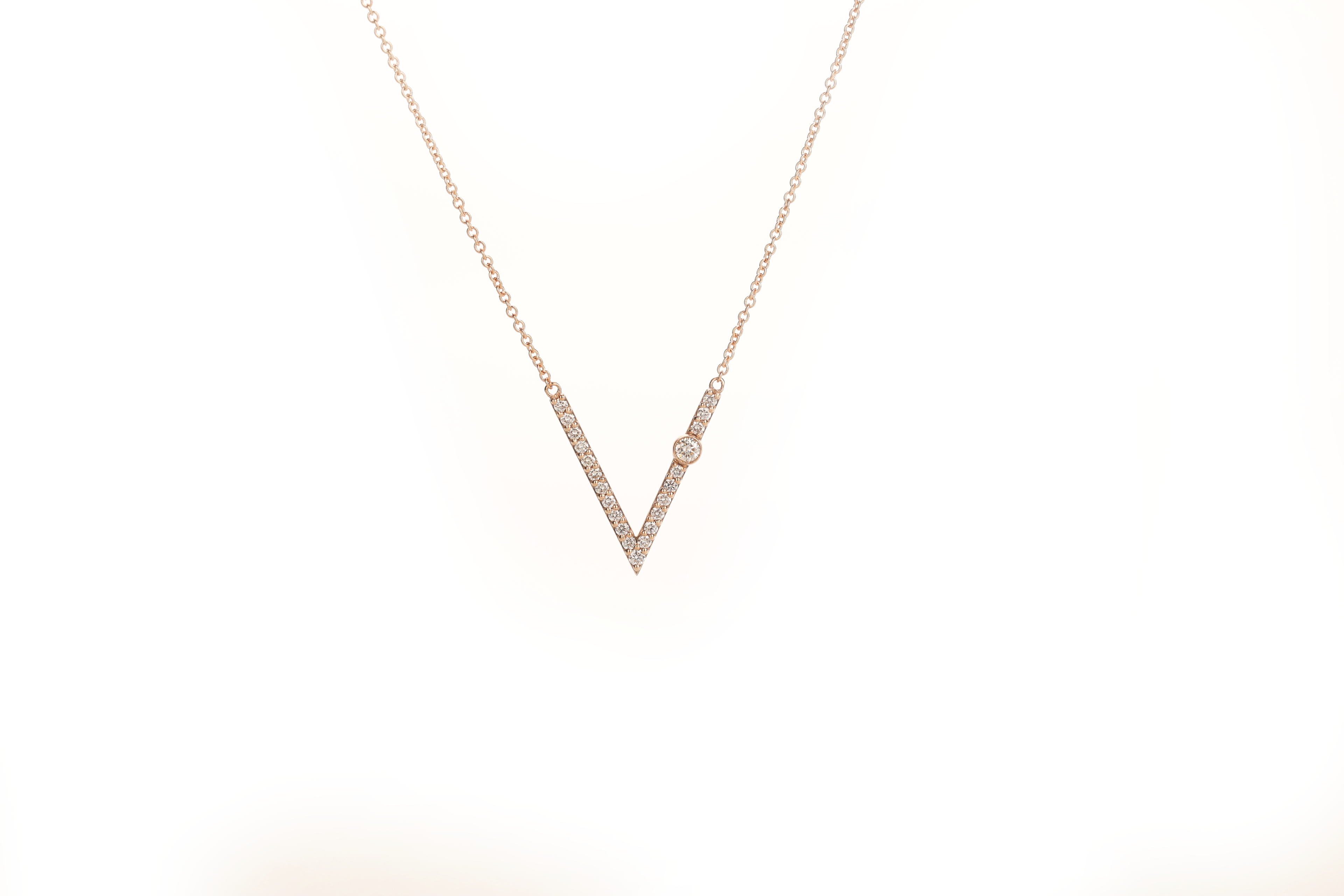 Every Day Second Size V Pavè Pendant