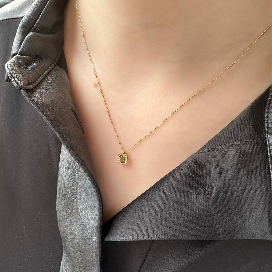 Verdant Edge Halo Pendant